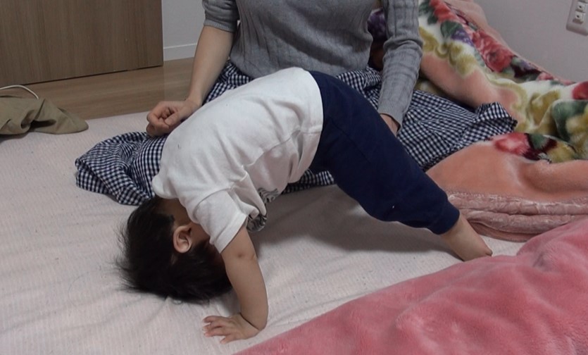 幼児の前転 でんぐり返し はいつから させる方法と注意点 ゆうゆうき 子供のためにできること
