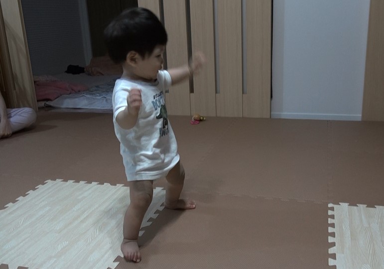 赤ちゃんが何もつかまらずに立つ たっち はとても大切です ゆうゆうき 子供のためにできること